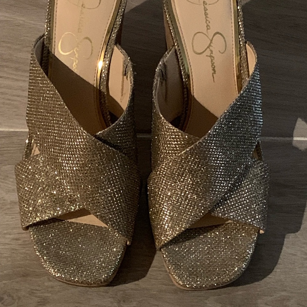 Jessica Simpson 7.5M GOLD sparkle wedges